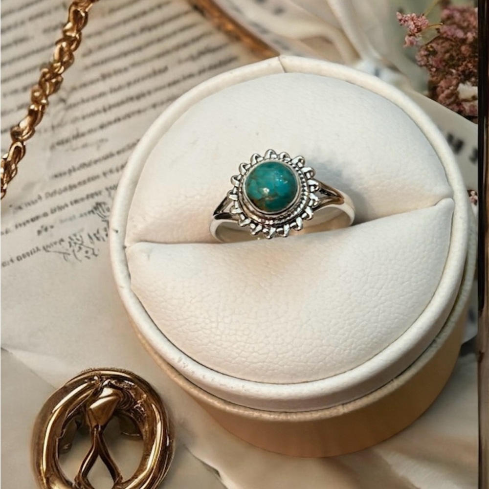 NWOT .925 Sterling Silvee Genuine Turqoise Ring